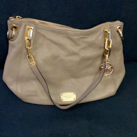 Michael Kors Bags Michael Kors Brooke Medium Pebbled Shoulder Bag